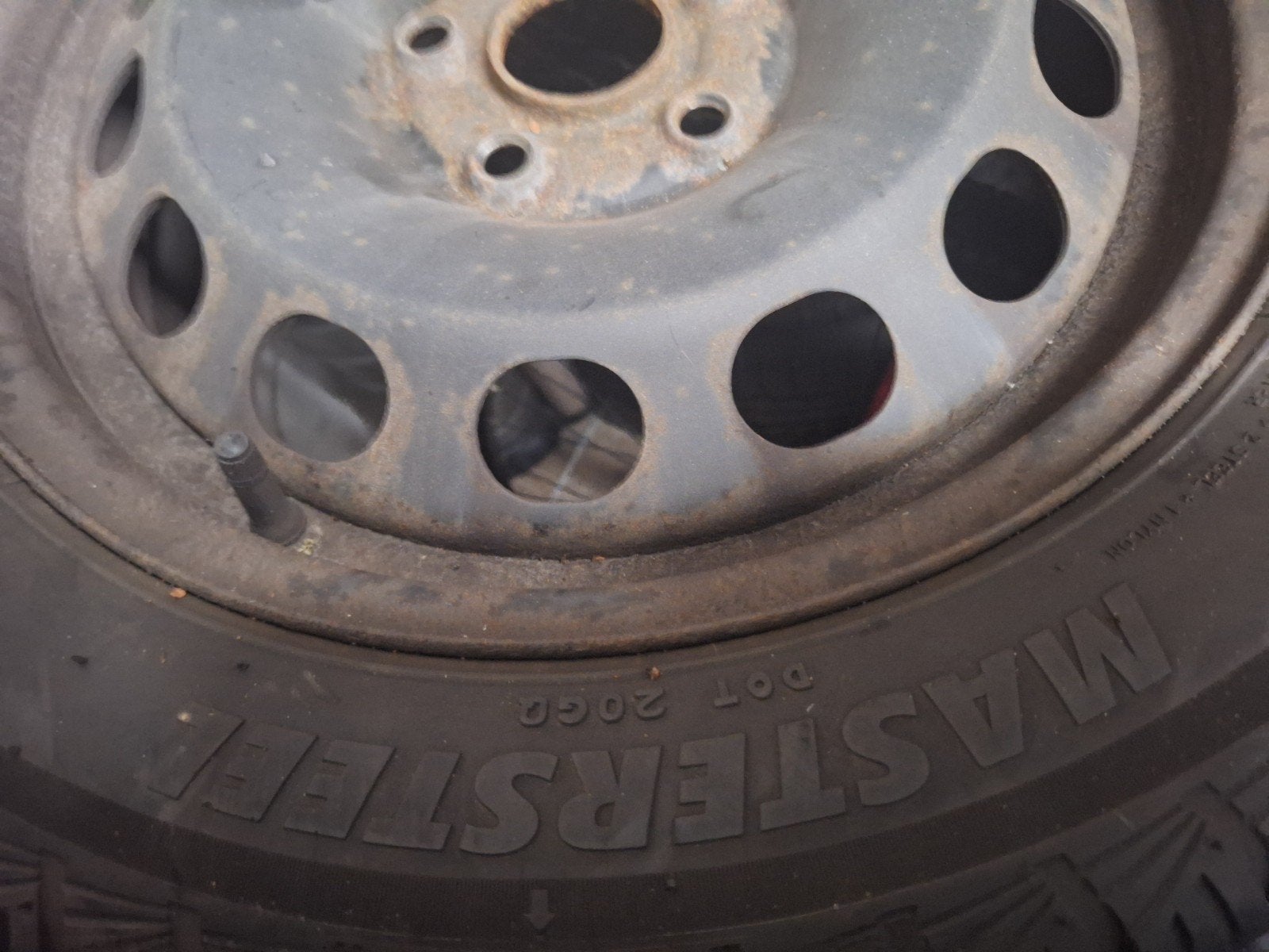 Winterbanden op stalen velgen voor VW Golf, Seat (205/55R16), Ophalen of Verzenden, Gebruikt