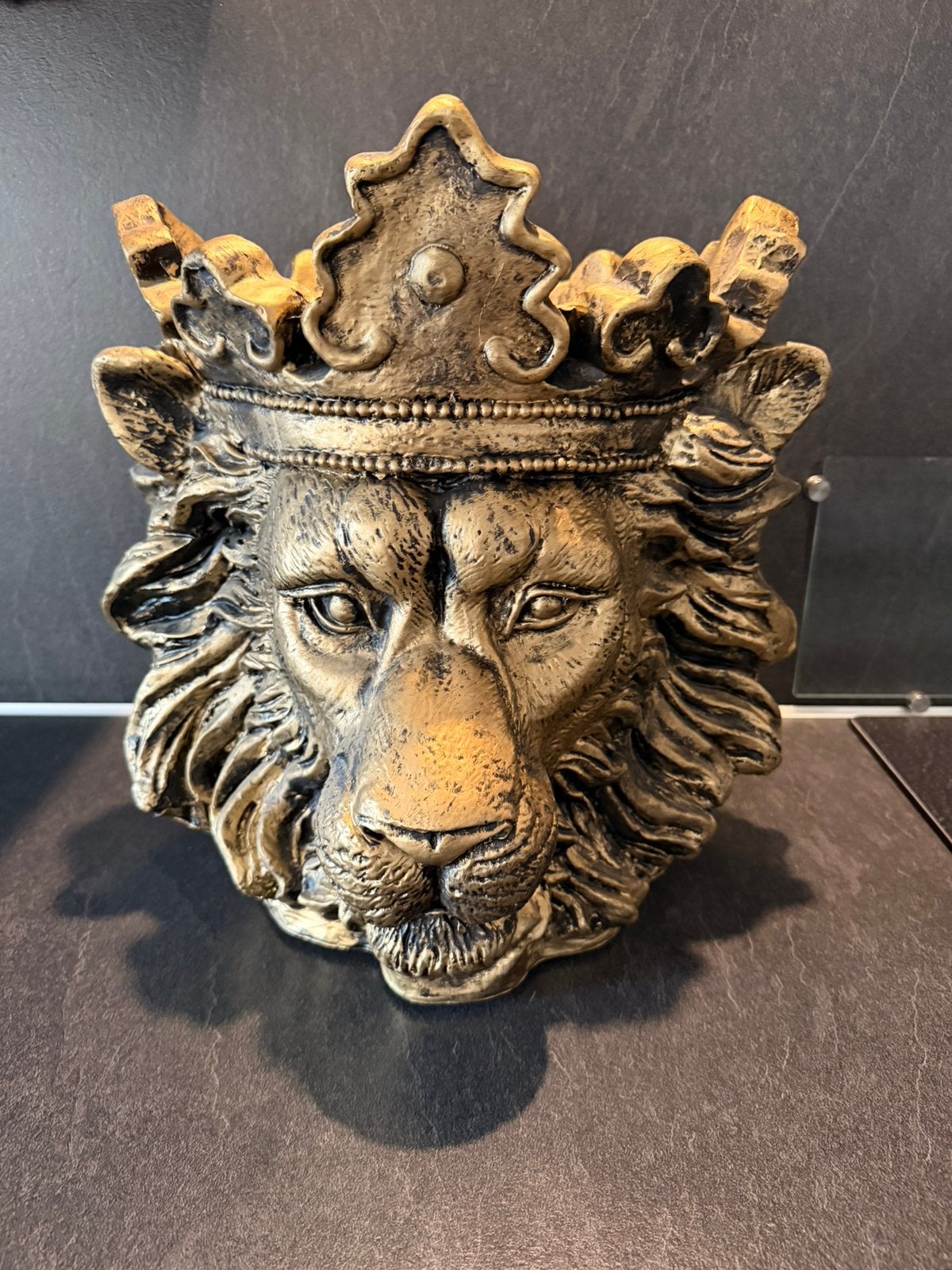 Leeuwenkop vaas/pot, Huis en Inrichting, Ophalen of Verzenden, Zo goed als nieuw