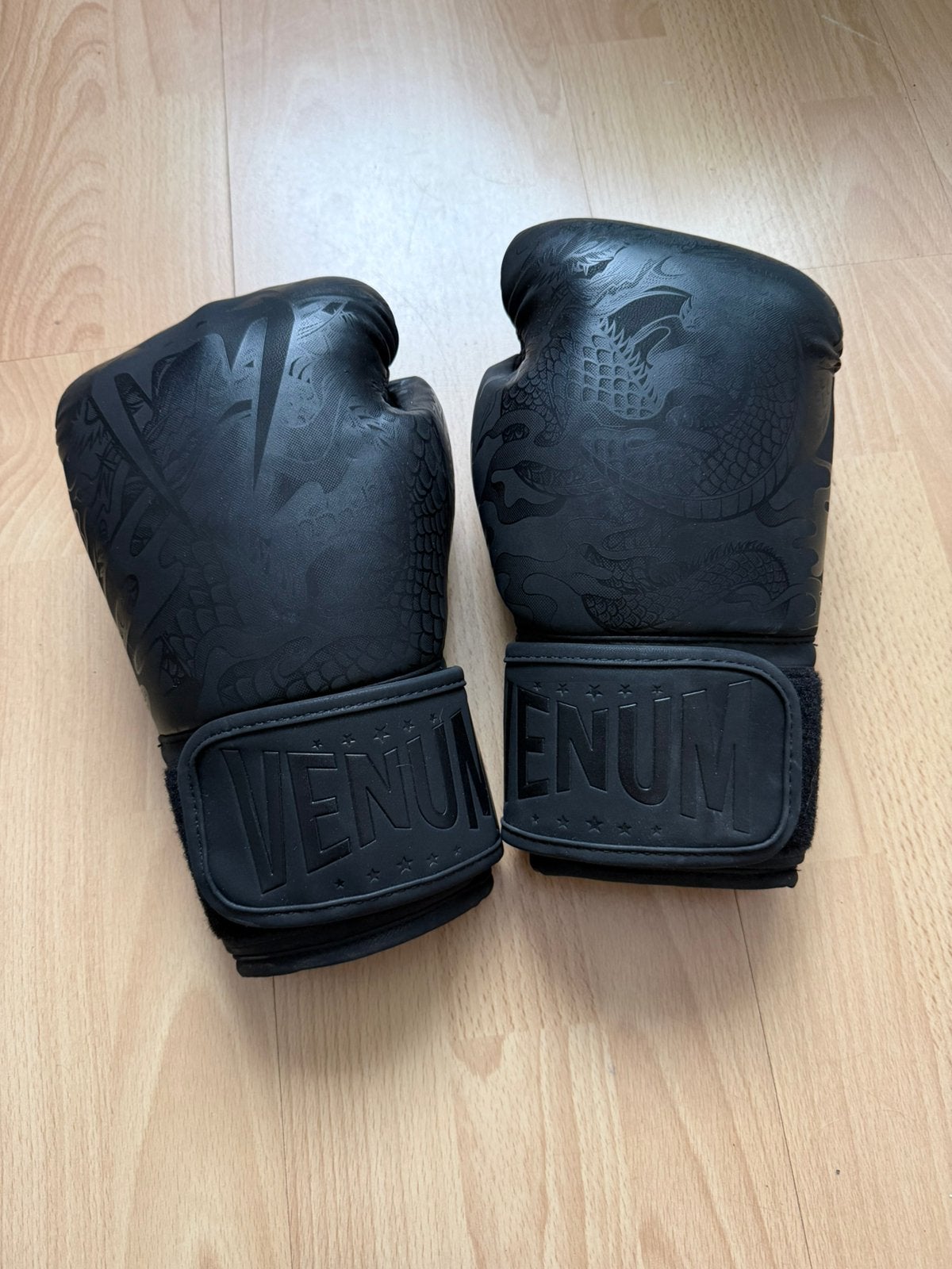 Bokshandschoenen venum 10oz, Ophalen of Verzenden, Zo goed als nieuw, Bokshandschoenen