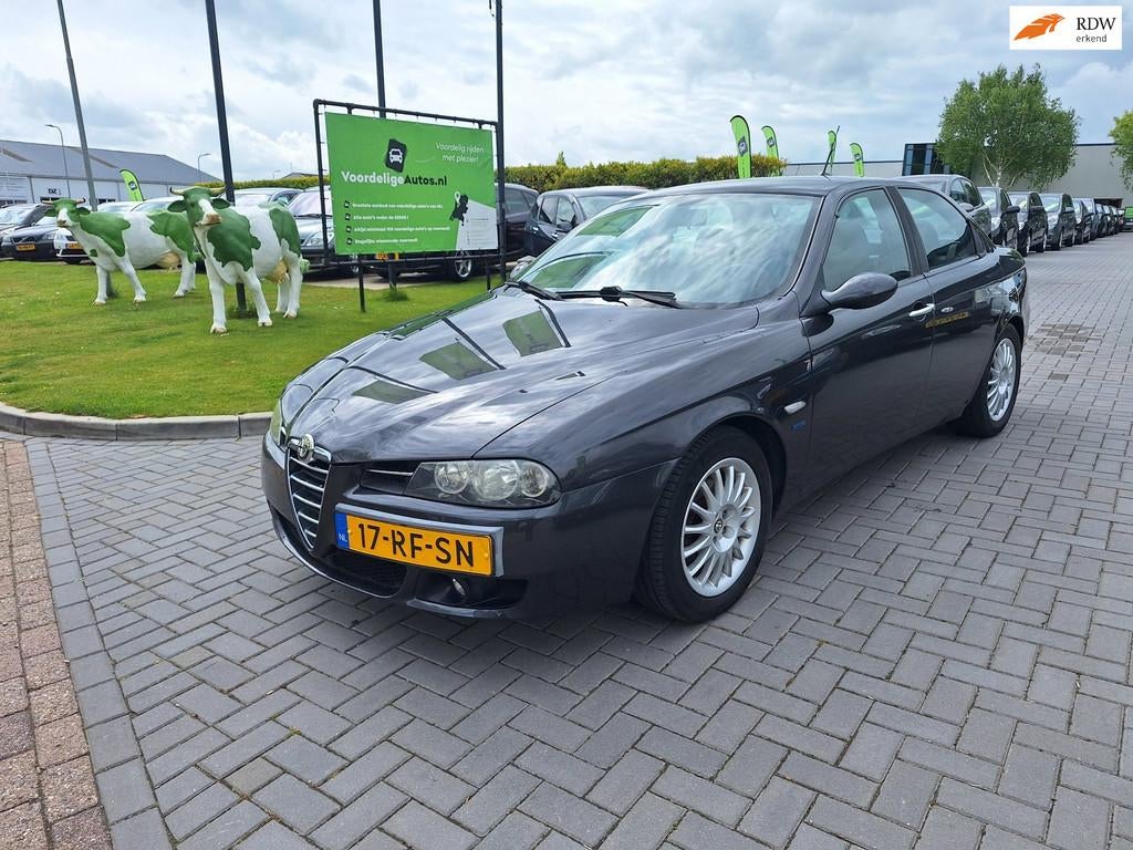 Alfa Romeo 156 1.8 T.Spark Distinctive / Leuke auto / APK ma, Auto's, Voorwielaandrijving, Gebruikt, 4 cilinders, Stoelverwarming