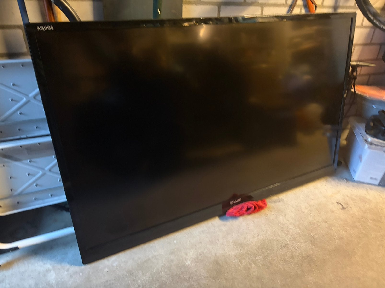 Sharp led tv 60 inch - zgst - evt met muurbeugel - nu €215, Gebruikt, 50 Hz, Ophalen of Verzenden, 100 cm of meer