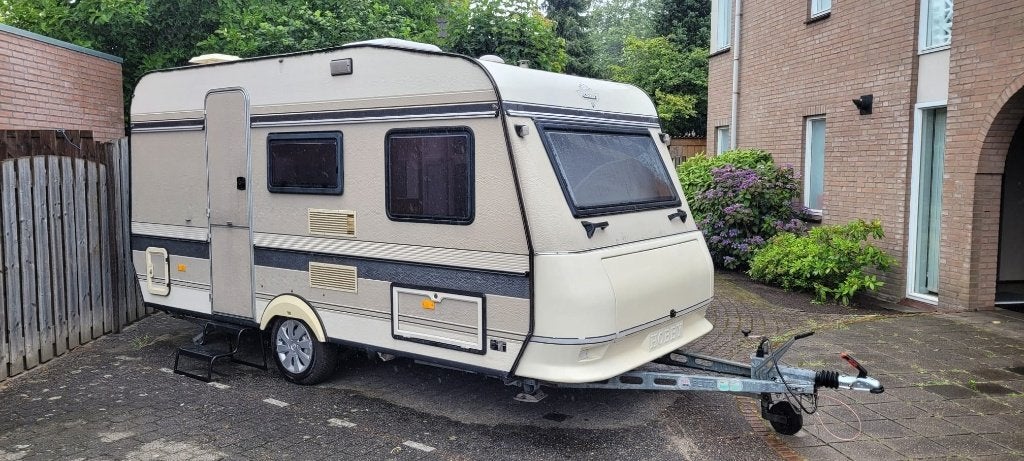 Caravan Hobby De Luxe, Caravans en Kamperen, Vast bed, Hobby, Treinzit, 750 - 1000 kg