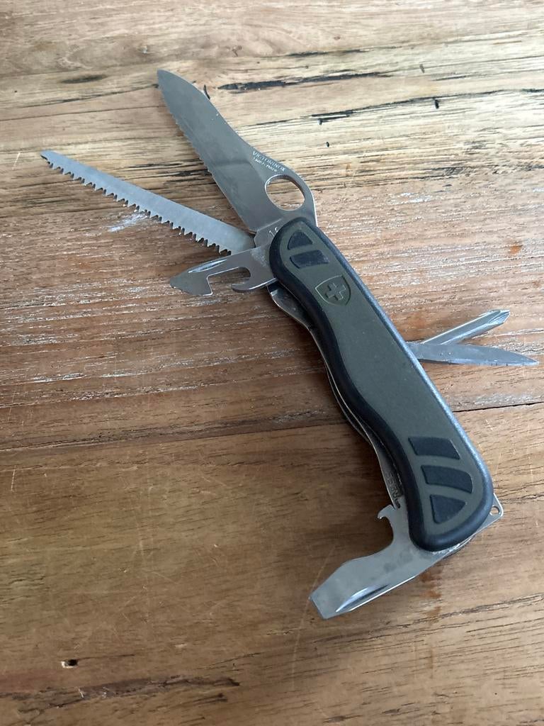 Victorinox Leger Zakmes Nr 16 - Multifunctioneel, Verzamelen, Ophalen of Verzenden, Landmacht, Nederland, Mes of Dolk