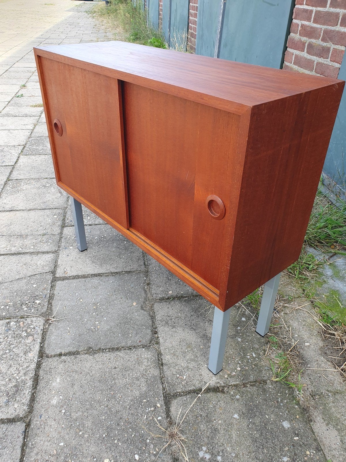 Vintage kastje met schuifdeuren., Ophalen, Gebruikt