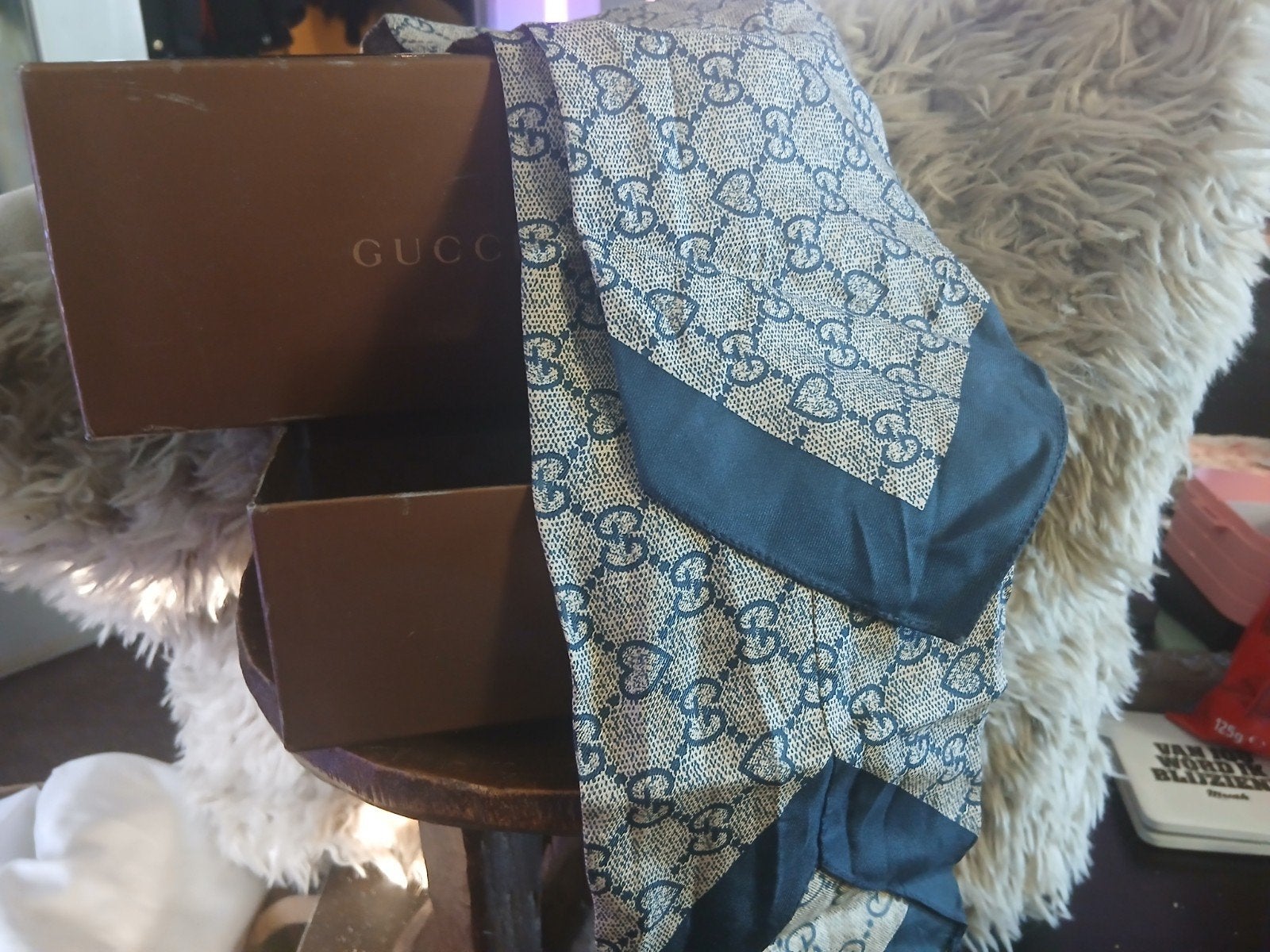 Gucci Sjaal met GG-patroon en originele doos, Gucci, Ophalen of Verzenden, Gedragen, Sjaal
