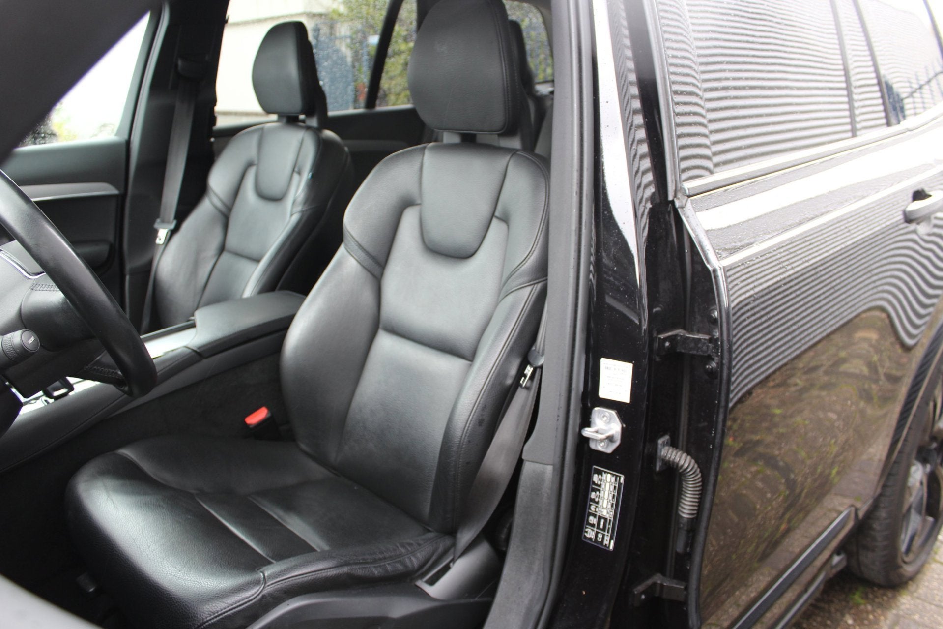 Volvo XC90 2.0 T8 Recharge AWD R-Design | 7 Zits | Camera |, Auto's, Dealer onderhouden, 2220 kg, 4 cilinders, 1969 cc