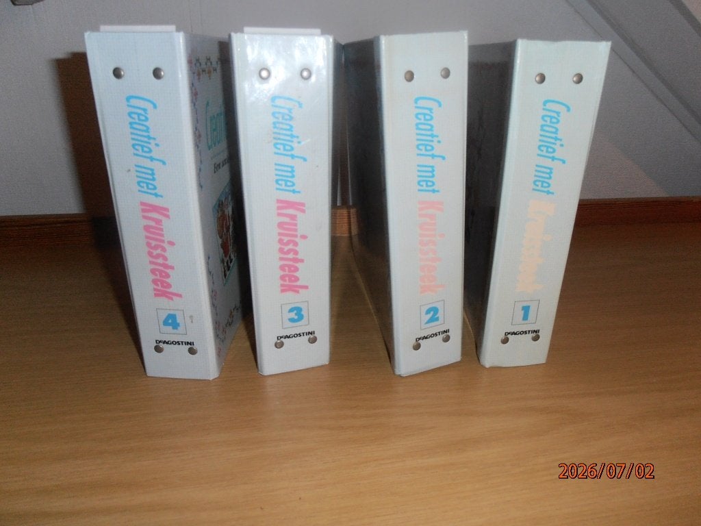 4 borduurboeken creatief met kruissteken, Boeken, Hobby en Vrije tijd, Ophalen of Verzenden, Gelezen, Overige onderwerpen