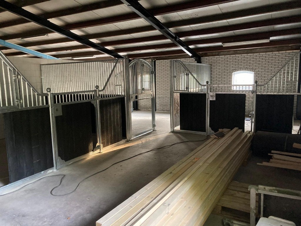 voorwand + tussenwand Gigant, Dieren en Toebehoren, Stalling en Weidegang, Stalling