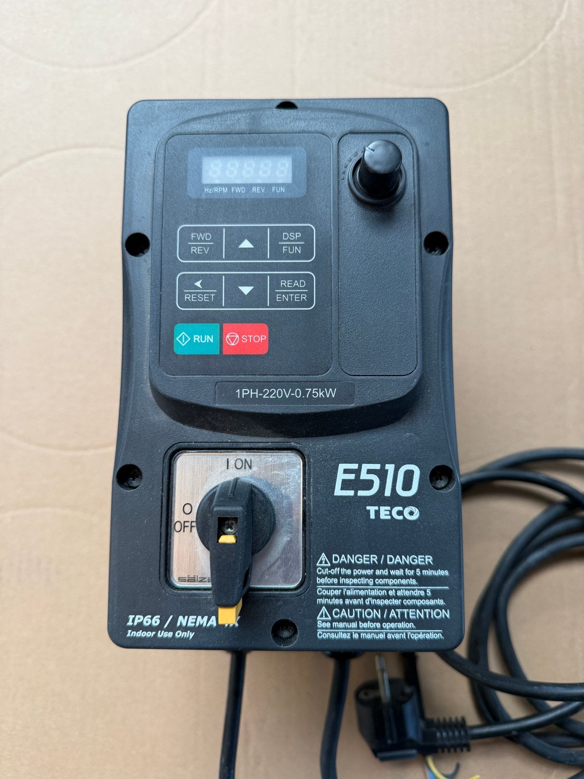 TECO E510 Frequentieomvormer 1PH-220V-0.75kW, Doe-het-zelf en Verbouw, Ophalen of Verzenden