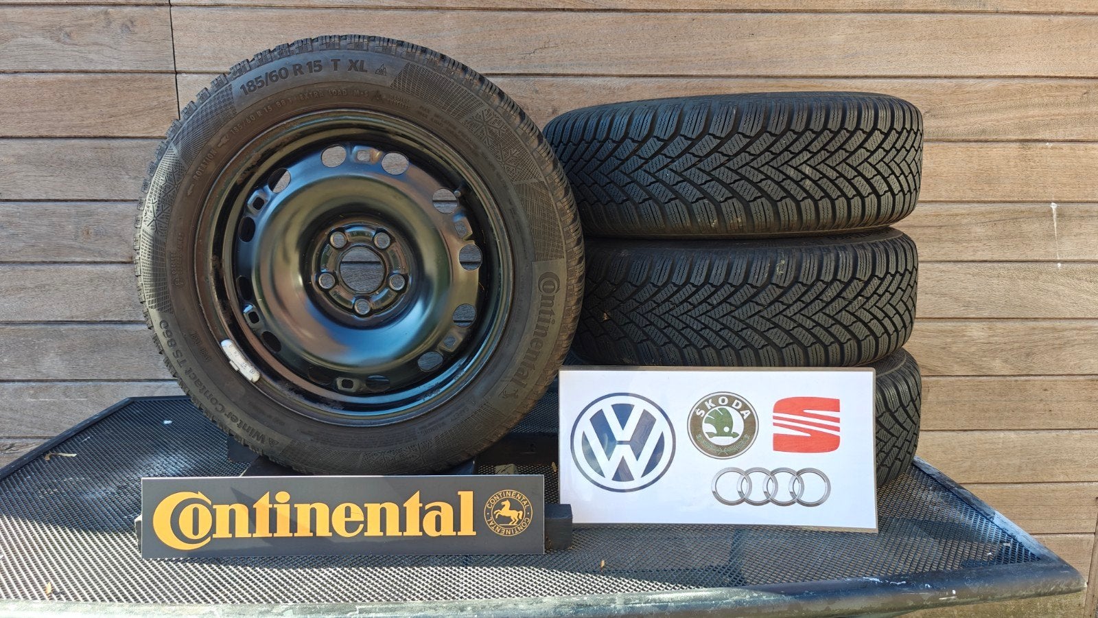 zeer mooie set Continental winterbanden VW Polo, Skoda Fabia, Ophalen, 15 inch, Banden en Velgen, Personenwagen