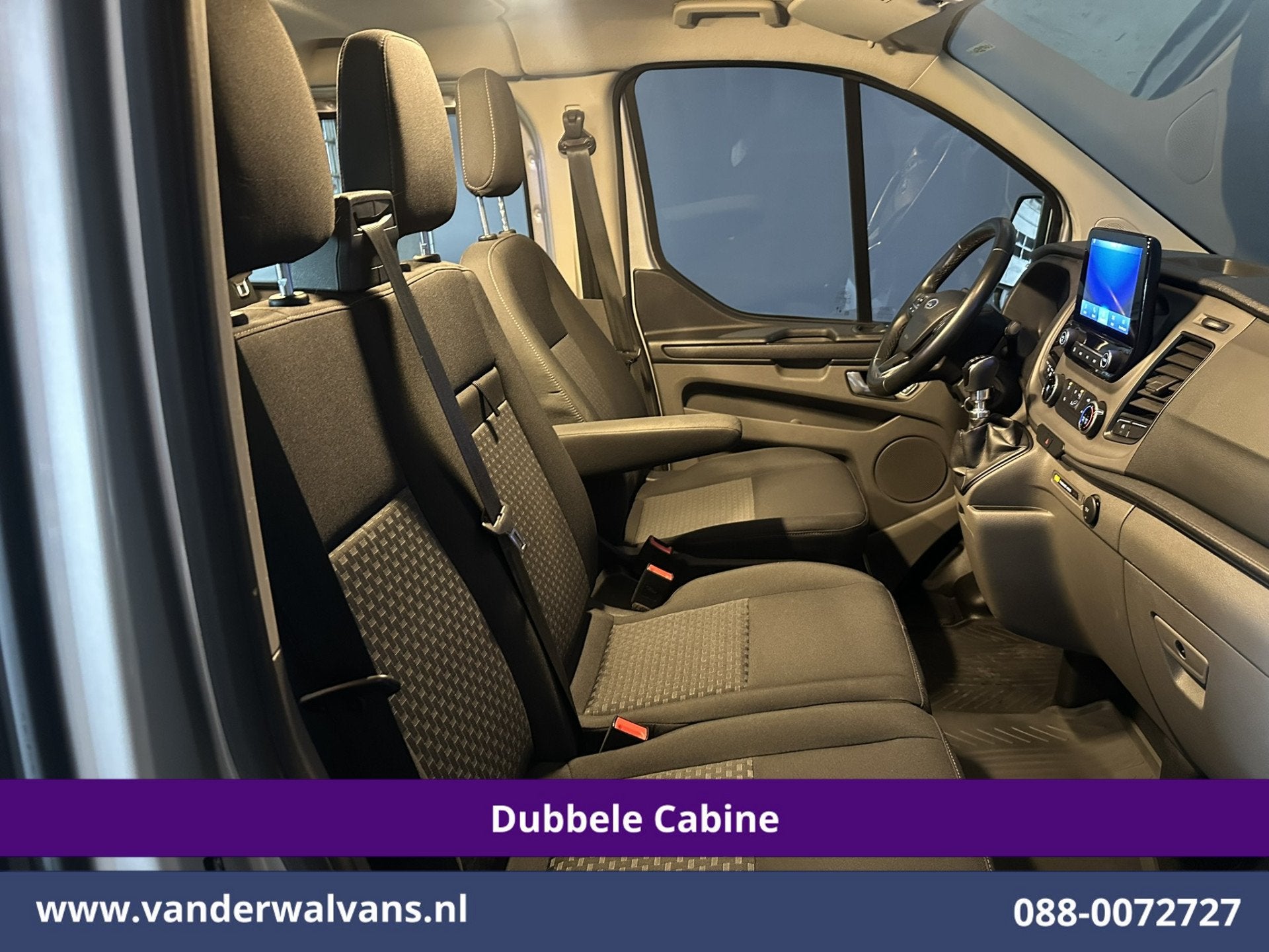 Ford Transit Custom 2.0 TDCI 131pk L2H1 Dubbele Cabine Euro6, Auto's, Bestelauto's, Voorwielaandrijving, Dealer onderhouden, 4 cilinders