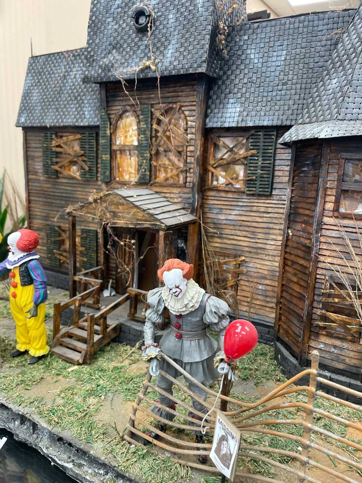 IT Pennywise Horror Huis diorama, Ophalen, Gebruikt, Actiefiguur of Pop