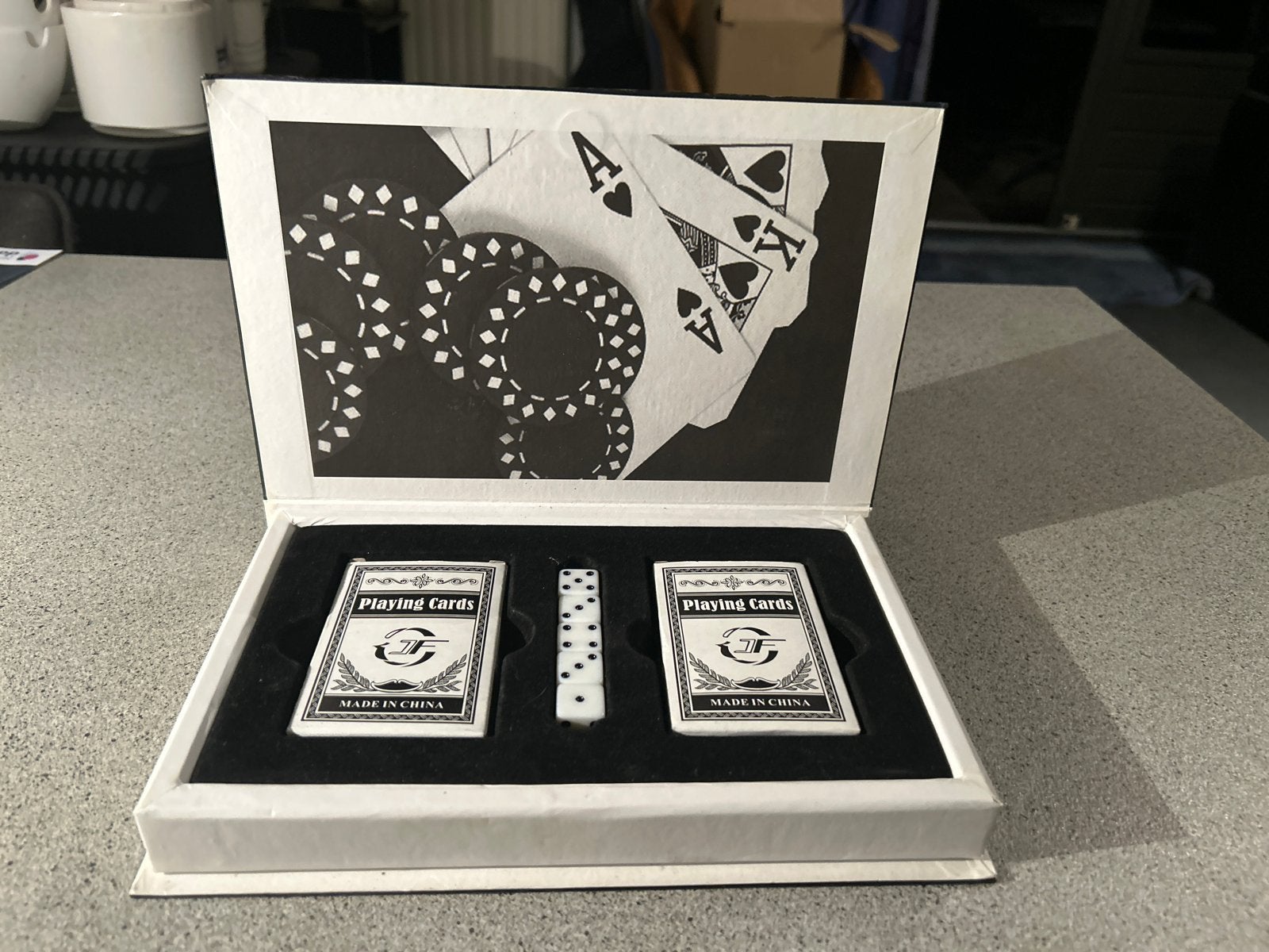 Luxe speelkaarten set met dobbelsteen in geschenkdoos, Een of twee spelers, Ophalen of Verzenden, Zo goed als nieuw
