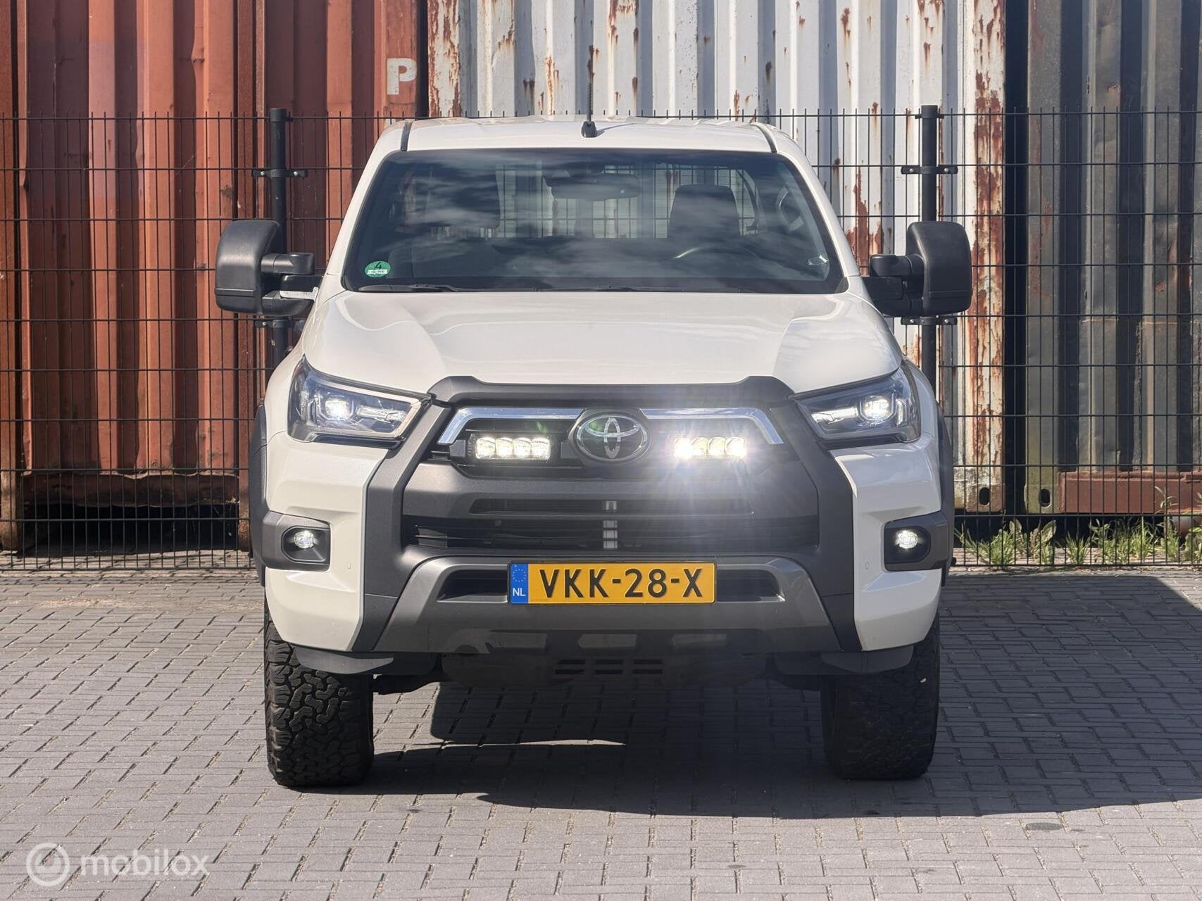 Toyota HiLux 2.8 D-4D Professional premium V&B Luchtvering, Auto's, Automaat, Stof, Gebruikt, 4 cilinders