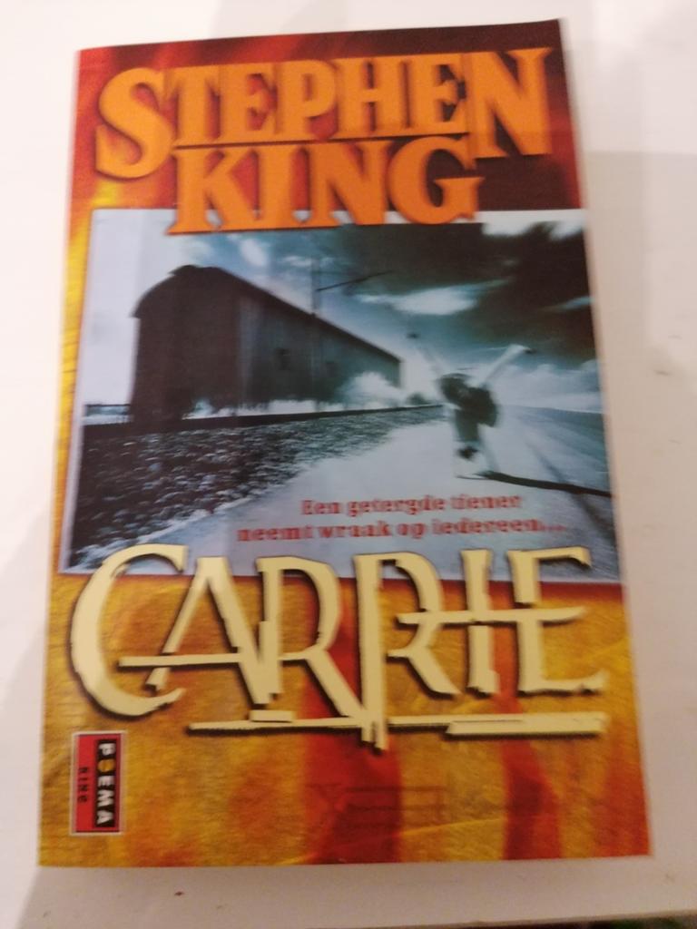 Carrie - Stephen King (Poema Pocket), Ophalen of Verzenden, Gelezen, Stephen King