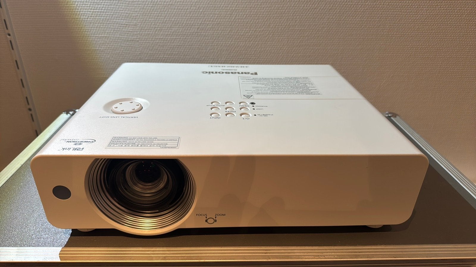 Panasonic beamer - VW431, Ophalen, Gebruikt, Panasonic, LCD