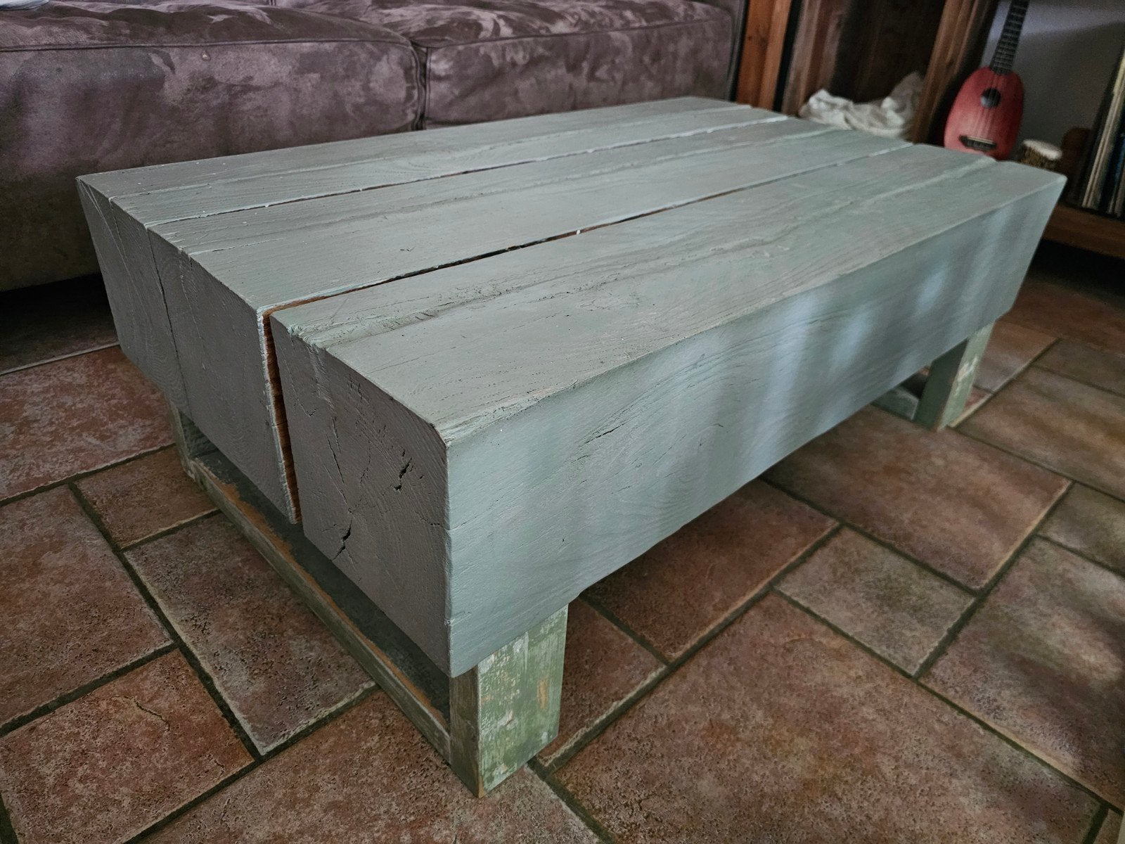 Salontafel massief douglashout. grijs groen