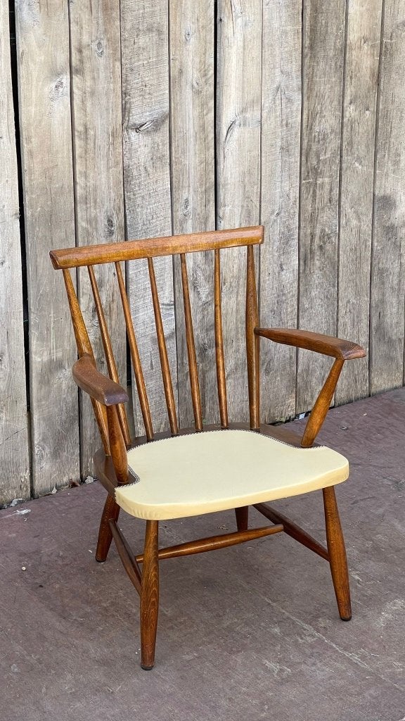 Zeldzame vintage spijlenstoelen – originele skai zitting, Gebruikt, Drie, Zeldzame vintage stoelen, Zwart