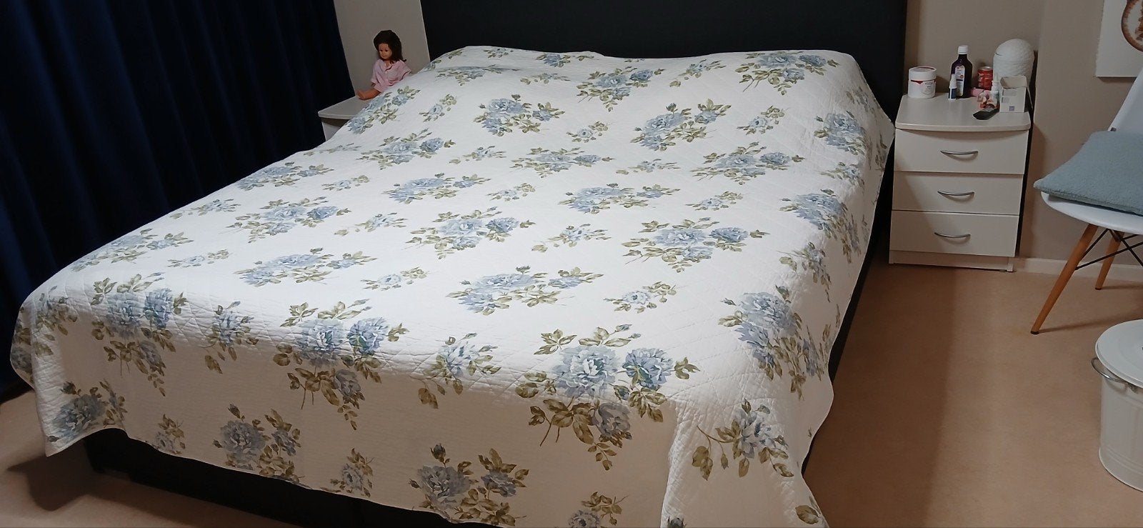 Sprei 240/230 wit met blauw groen(bloemen) 25€, Huis en Inrichting, Slaapkamer | Complete slaapkamers, Ophalen of Verzenden, Zo goed als nieuw