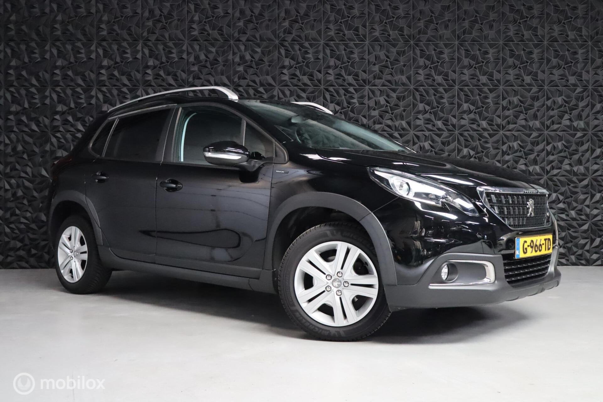 Peugeot 2008 1.2 PureTech Signature | Airco | Parkeersensor, Voorwielaandrijving, 1199 cc, Zwart, Origineel Nederlands