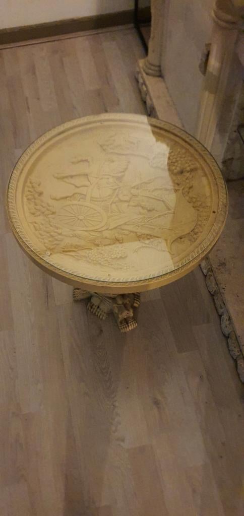 Unieke salontafel met chinese reliëf en glazen blad, Ophalen of Verzenden
