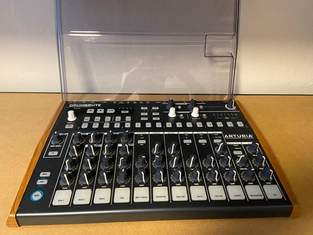 Arturia Drumbrute (incl. Decksaver), Muziek en Instrumenten, Drumcomputers, Ophalen, Zo goed als nieuw, Overige merken