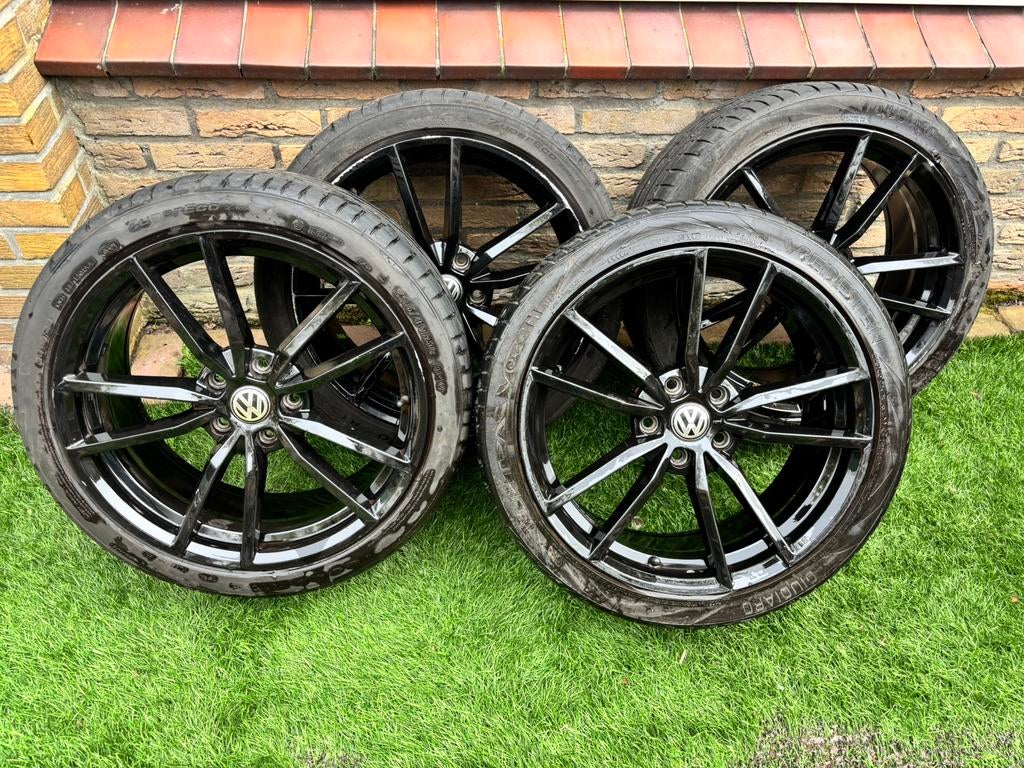18inch 5x112 volkswagen velgen met zomerband 4,6mm profiel, Auto-onderdelen, Banden en Velgen, 18 inch, Gebruikt, Velg(en), Ophalen