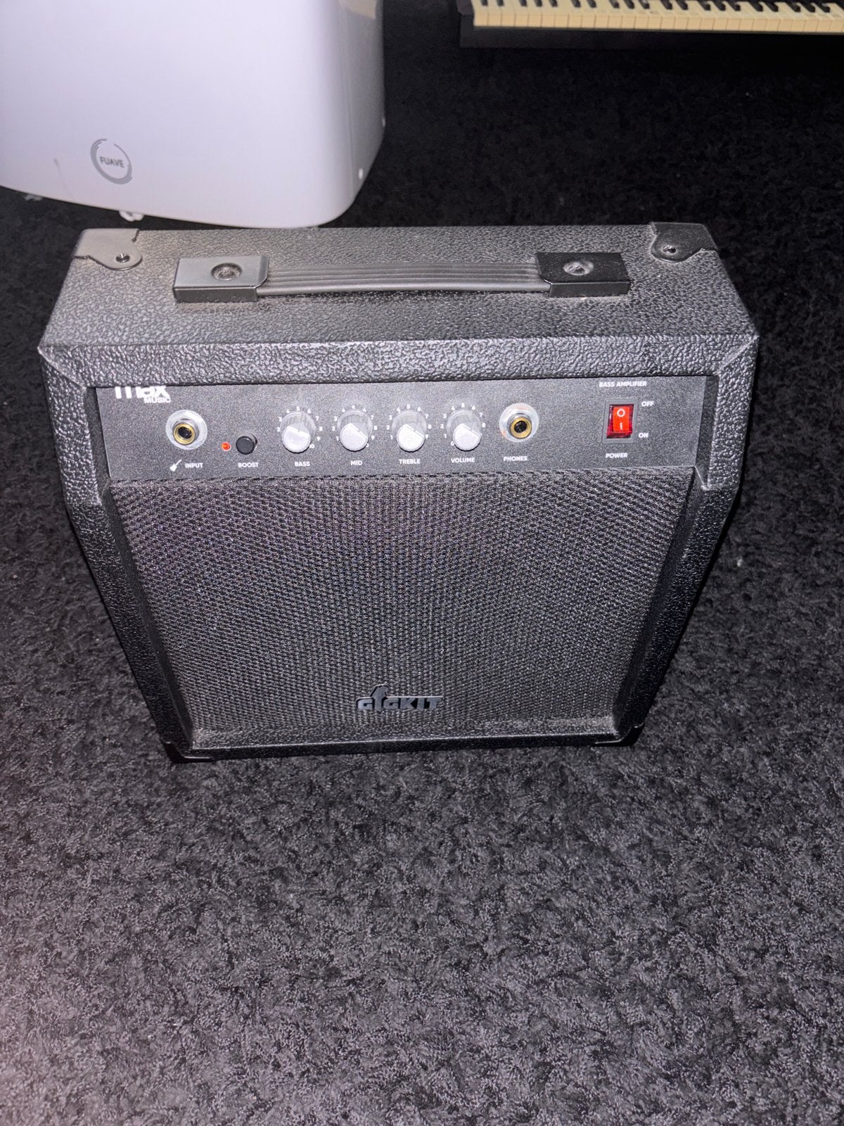 Max Bass Amplifier - Compacte basversterker, Ophalen, Zo goed als nieuw, Basgitaar, Minder dan 50 watt