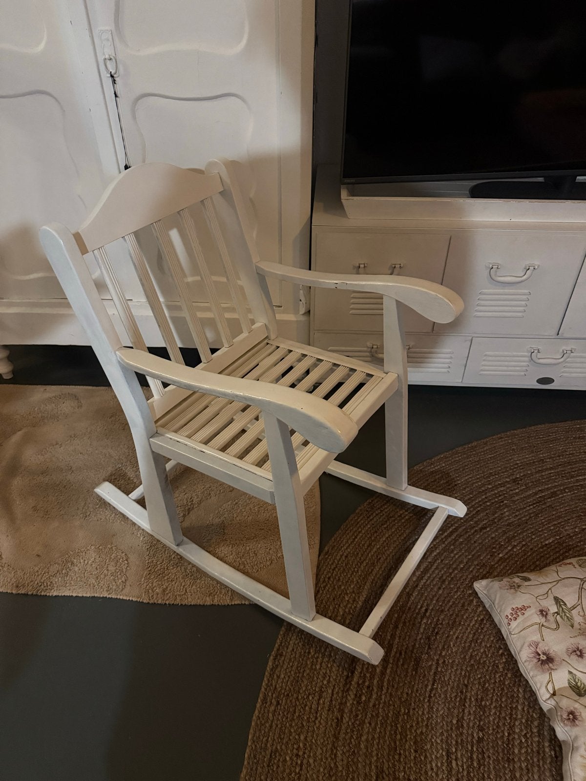 Antieke witte houten schommelstoel, Ophalen, Gebruikt, Wit, Eén