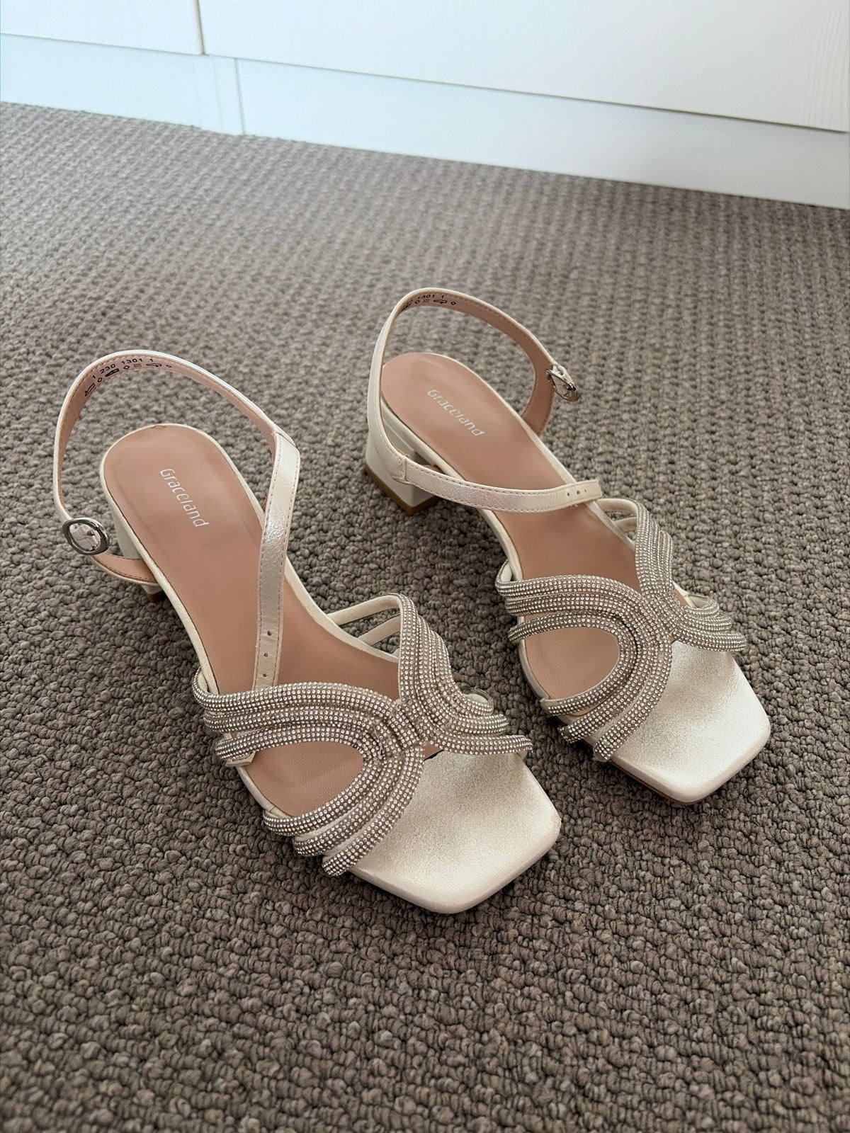 Graceland Sandalen met strass - Maat 38, Ophalen of Verzenden, Zo goed als nieuw, Wit, Sandalen of Muiltjes