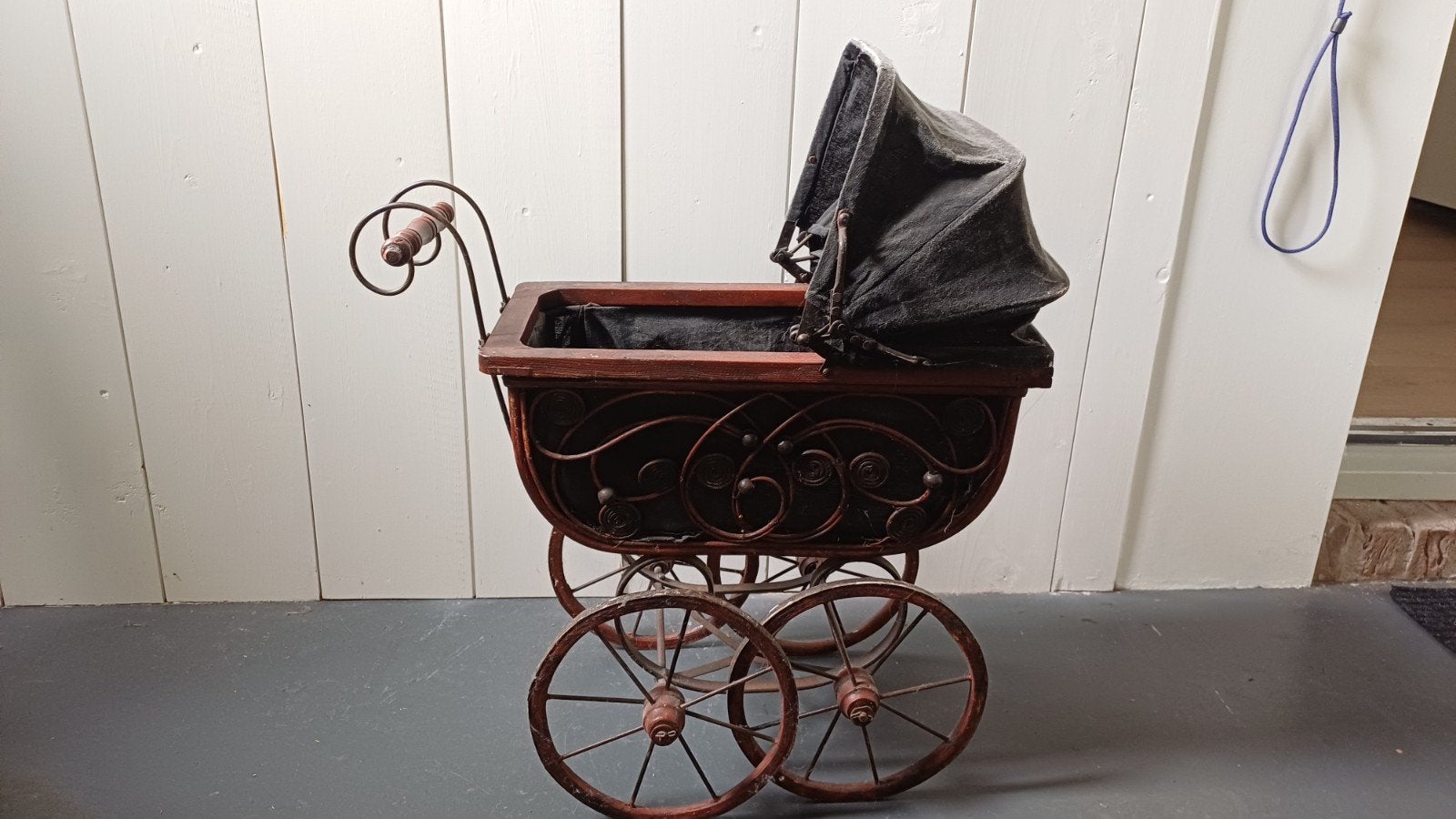 Antieke kinder poppenwagen, Ophalen