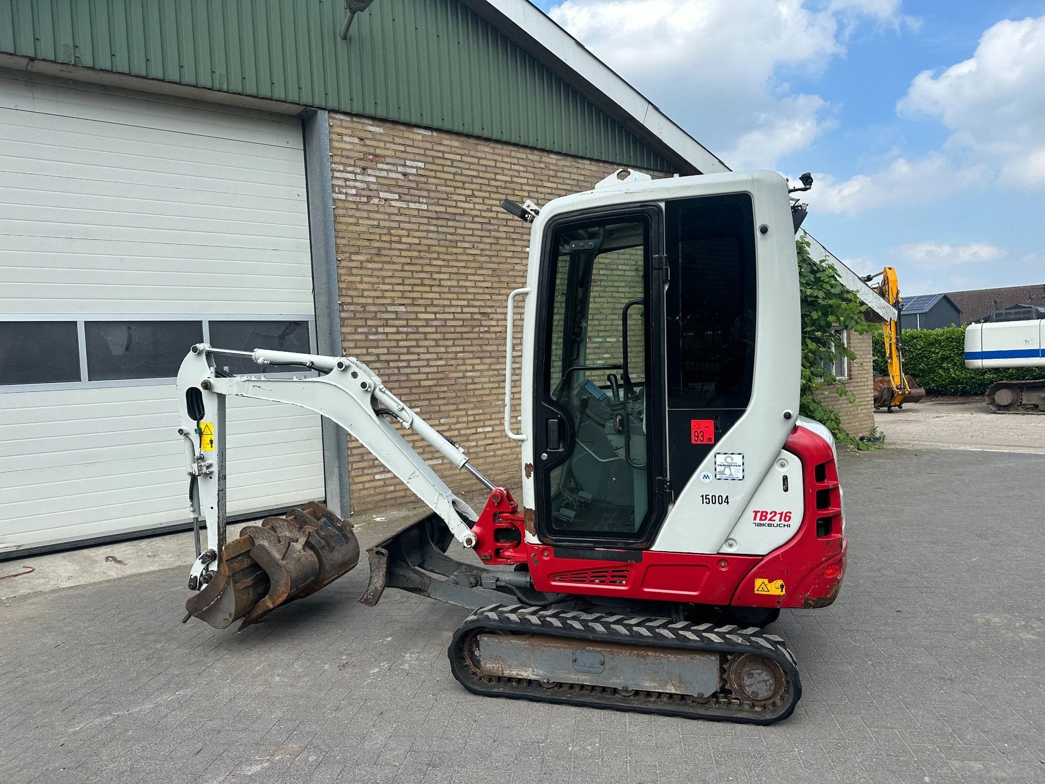 Takeuchi TB216 (bj 2016), Graafmachine