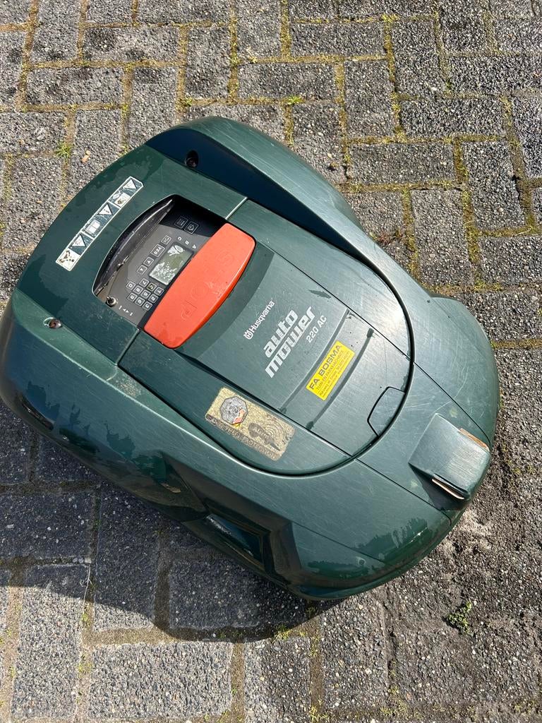 Husqvarna Automower 220 AC Robotmaaier, Ophalen, Cirkelmaaier, Gebruikt, Accu-grasmaaier