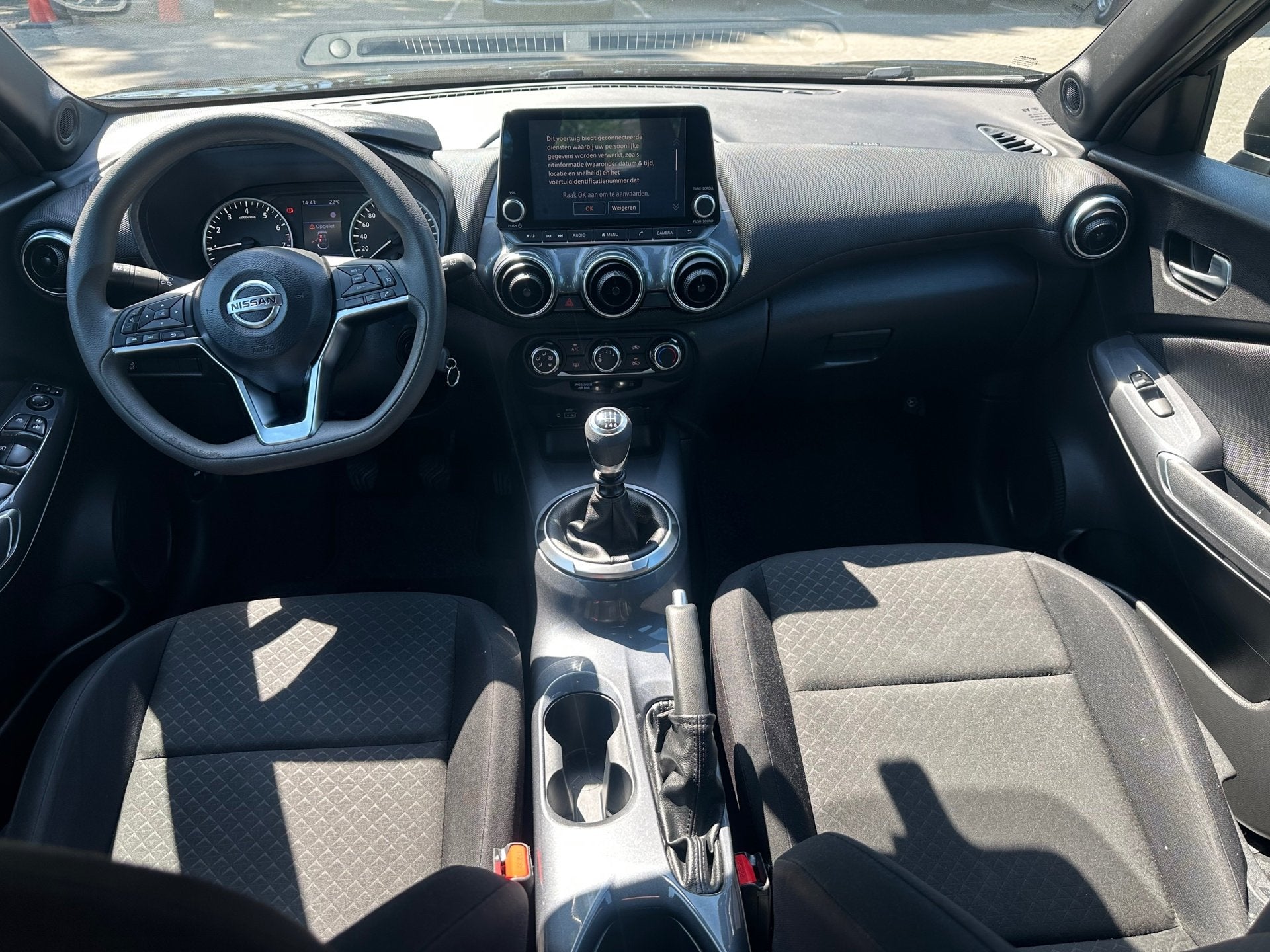 Foto 7 van Nissan Juke 1.0 DIG-T Acenta , carplay , camera
