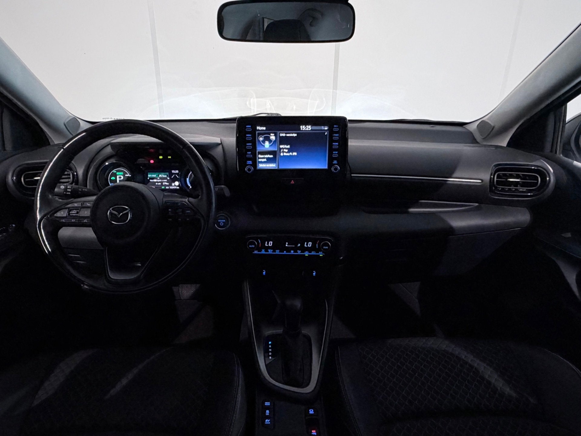 Mazda 2 Hybrid 1.5 Agile AUT /Clima/ACC/Camera/LED/CarPlay/K, Auto's, Mazda, 450 kg, Gebruikt, Euro 6, Wit