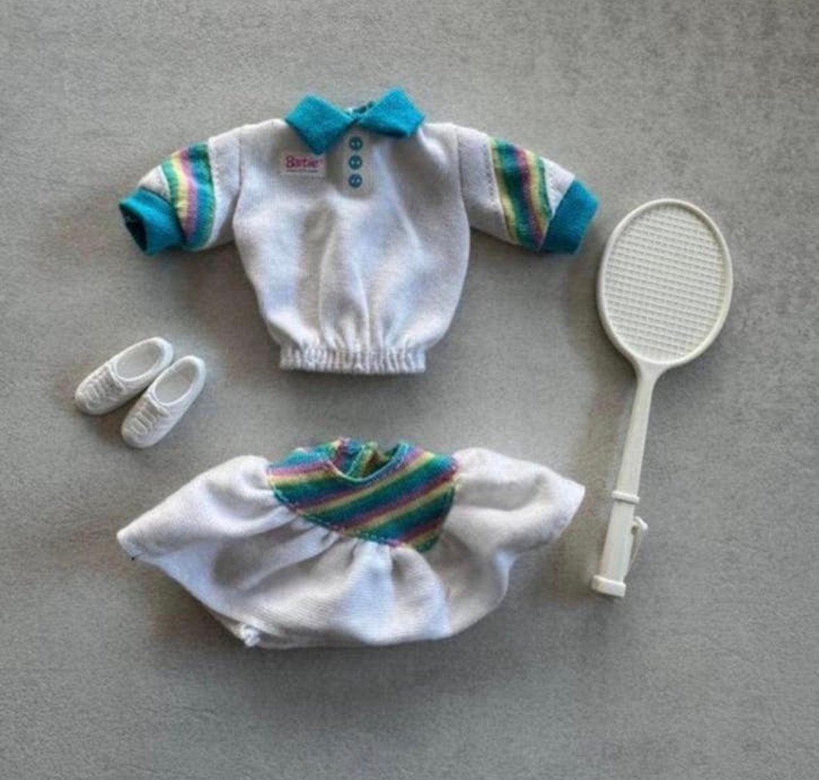 Barbie tennis setje jaren 90, Verzamelen, Poppen, Gebruikt, Kleertjes, Ophalen of Verzenden