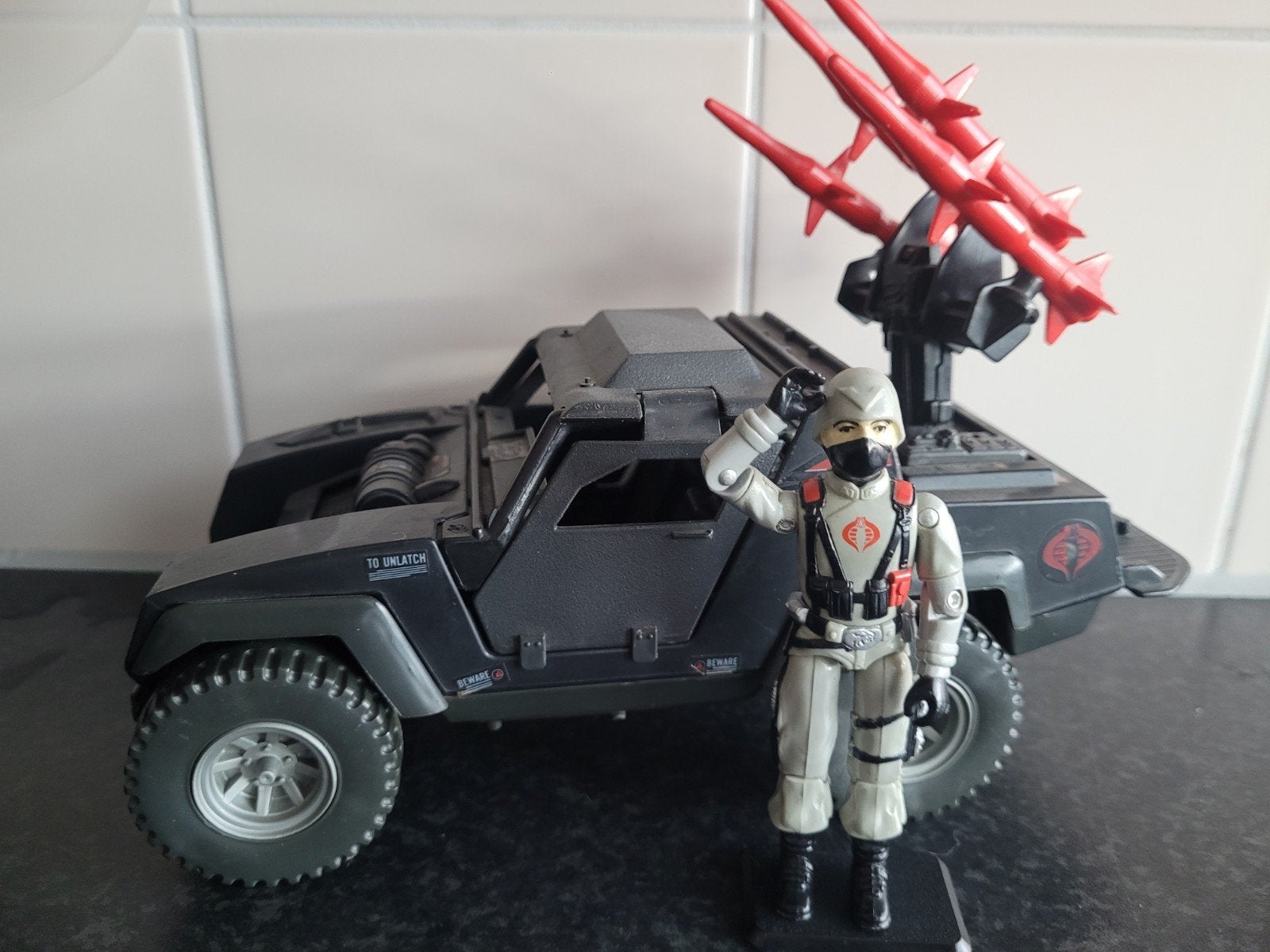 G.I.JOE Cobra STINGER JEEP met Cobra Commando figuur, Kinderen en Baby's, Speelgoed | Actiefiguren, Ophalen of Verzenden