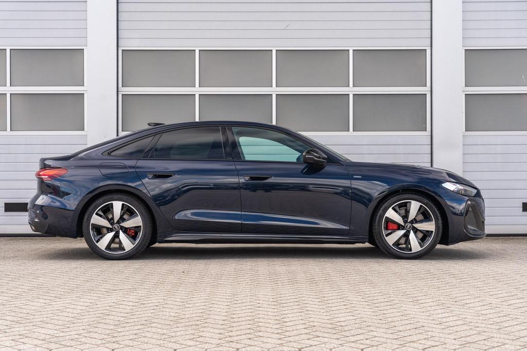 Audi A5 Limousine 2.0 e-hybrid 299pk quattro S edition | Mat, Auto's, Audi, Automaat, 12 maanden, Stof, 4 cilinders