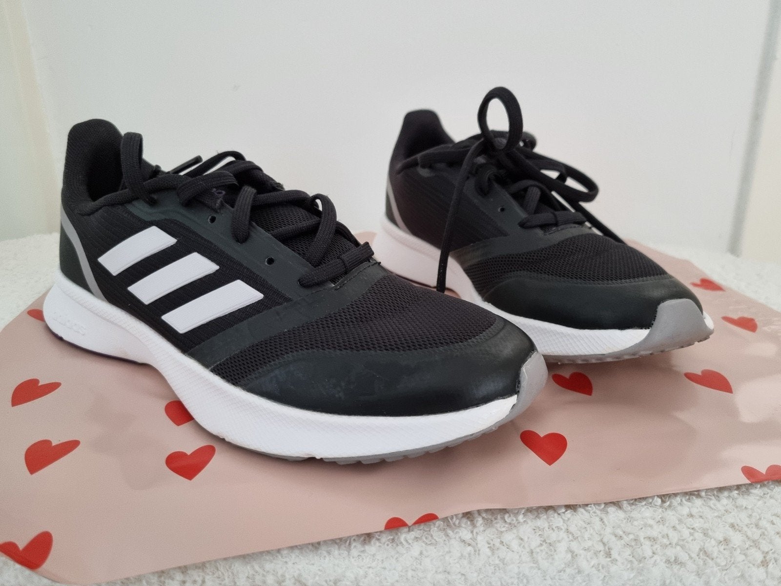 Adidas zwart/witte gympen ., Sport en Fitness, Loopsport en Atletiek, Ophalen of Verzenden, Zo goed als nieuw, Overige typen, Adidas