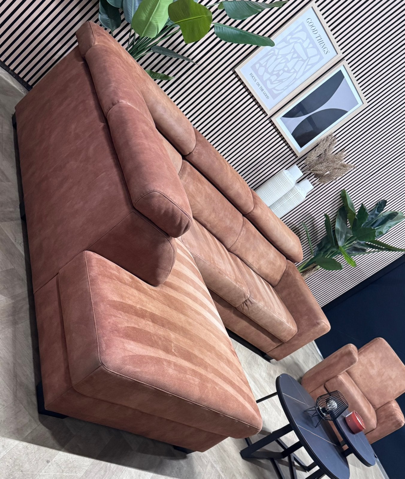 Moderne Industriële Cognac Hoekbank + Fauteuil / 278 x 220, 250 tot 300 cm, -, -, Hoekbank