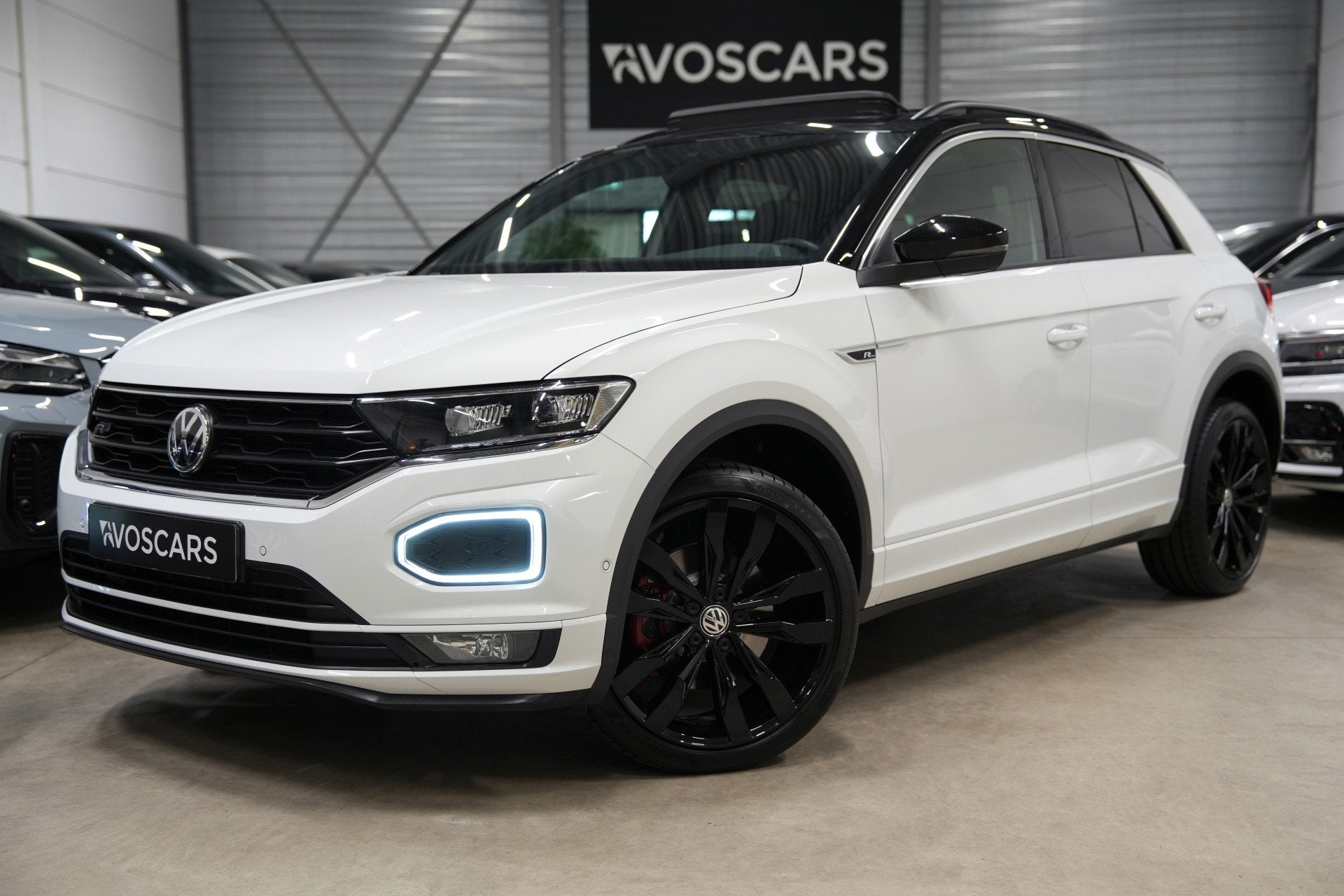 Volkswagen T-Roc 1.5 TSI 3x R-Line * Trekhaak - Pano - Virtu, Dealer onderhouden, 4 cilinders, Leder en Stof, Wit