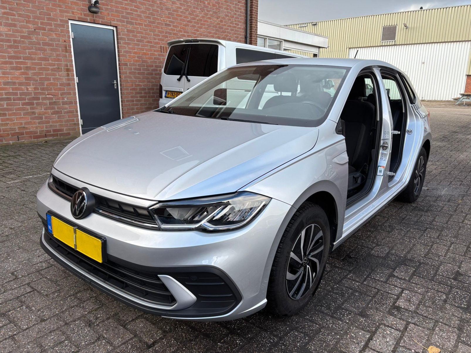 Volkwagen polo 1.0 TSI Life / Diefstal schade, Volkswagen, Handgeschakeld, Ophalen of Verzenden, 1000 cc