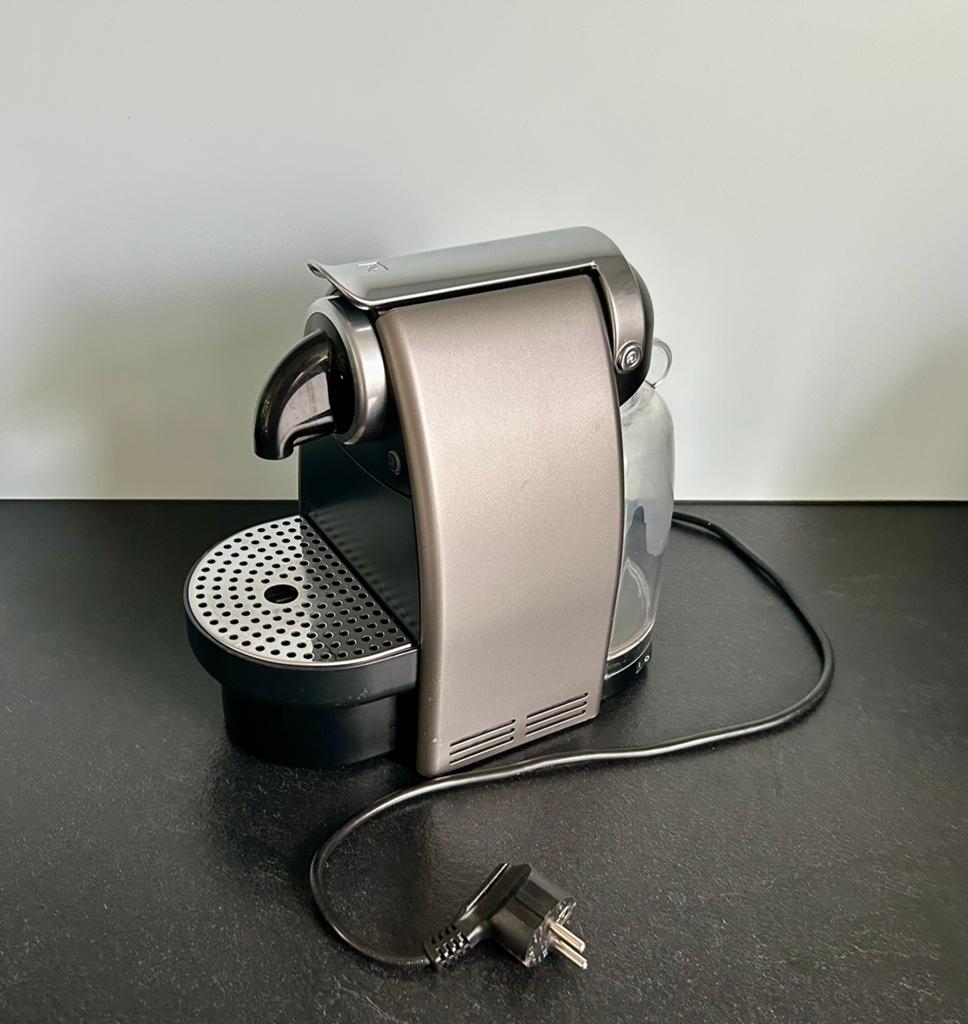Defecte Krups Nespresso - voor onderdelen of reparatie, Witgoed en Apparatuur, Koffiezetapparaten, Ophalen of Verzenden, Niet werkend