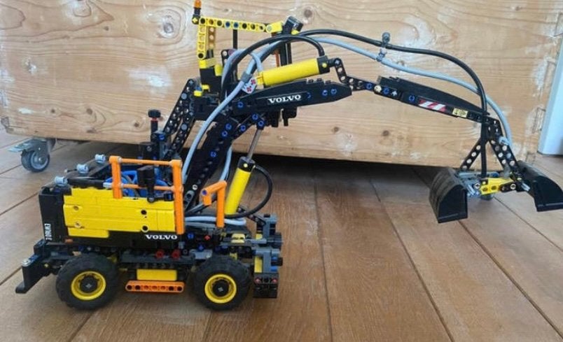 Volvo EW160E, LEGO Technic, gebruikt, Ophalen of Verzenden, Zo goed als nieuw