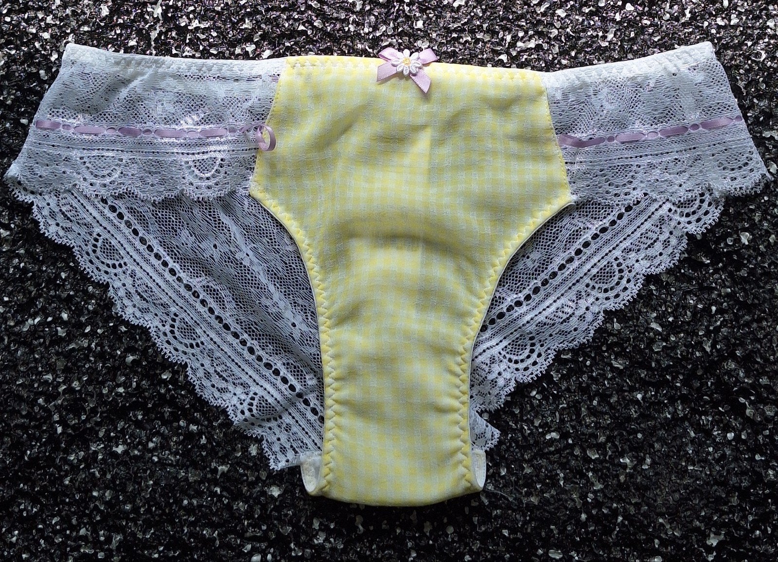 Sexy lieflijke slip van Intimissimi maat M, Kleding | Dames, Ondergoed en Lingerie, Intimissimi, Verzenden, Geel, Slip
