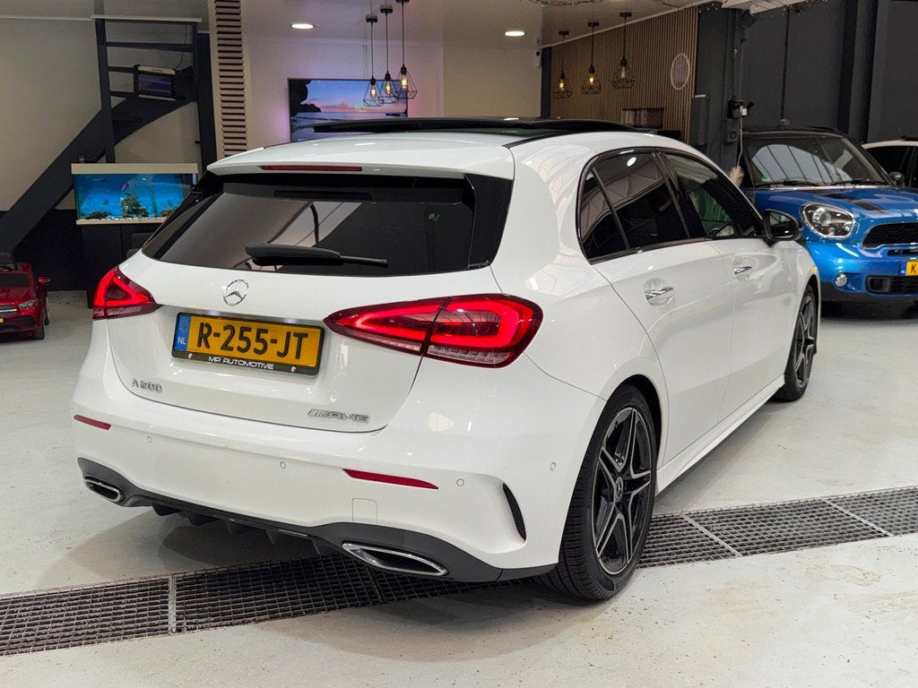 Mercedes-Benz A-klasse 200 AMG Upgrade|PANO|Memory|360|Burme, Auto's, Mercedes-Benz, Gebruikt, 4 cilinders, 1600 kg, 685 kg