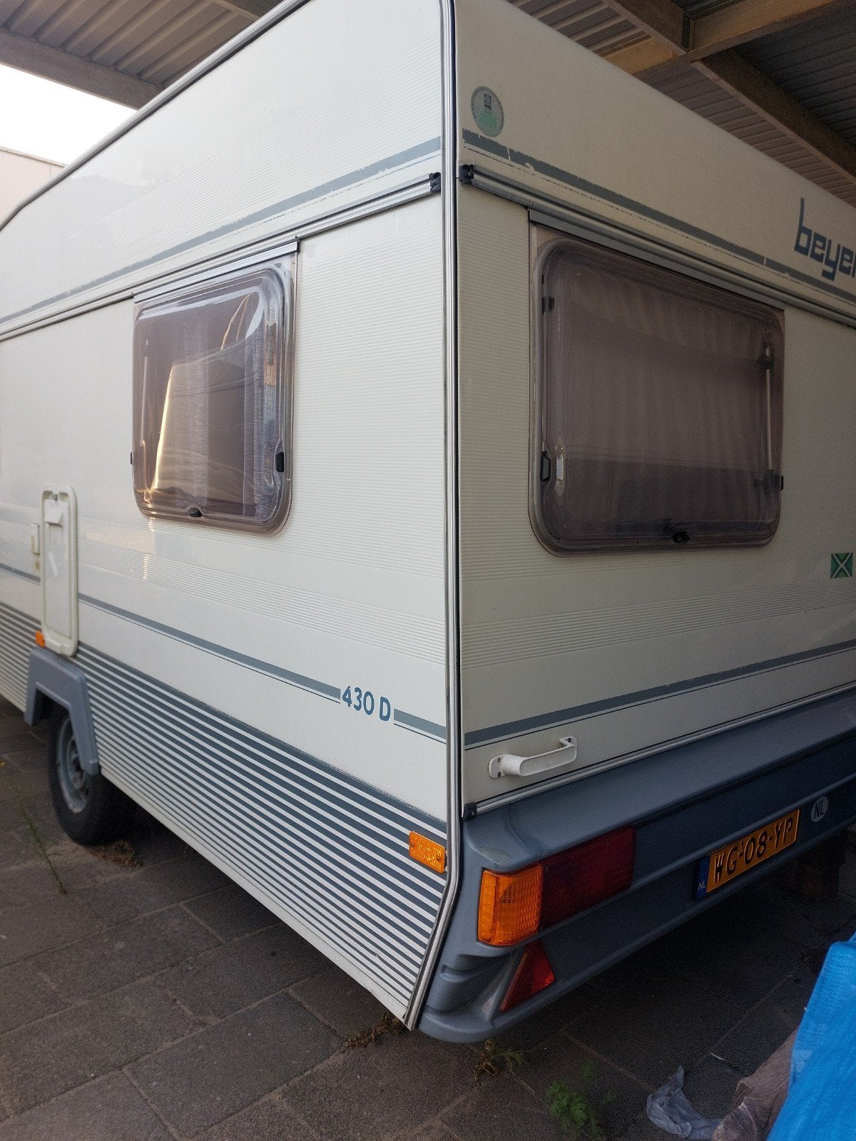 Beyerland 430 D, Caravans en Kamperen, Caravans, Stabilisator, Bedrijf, Treinzit, 4 tot 5 meter
