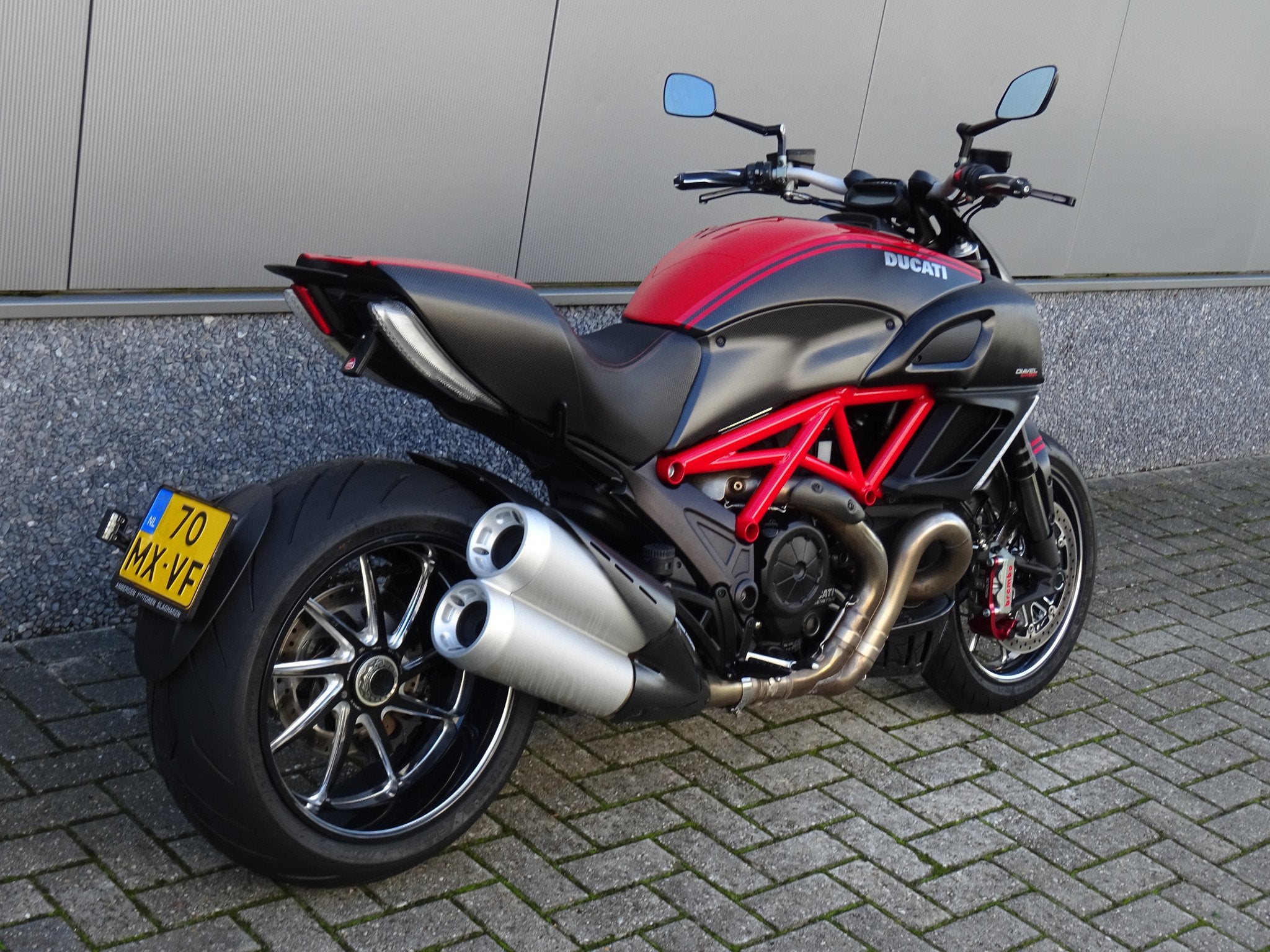 Ducati DIAVEL CARBON ABS (bj 2011), 1198 cc, Naked bike, Gebruikt, Bedrijf