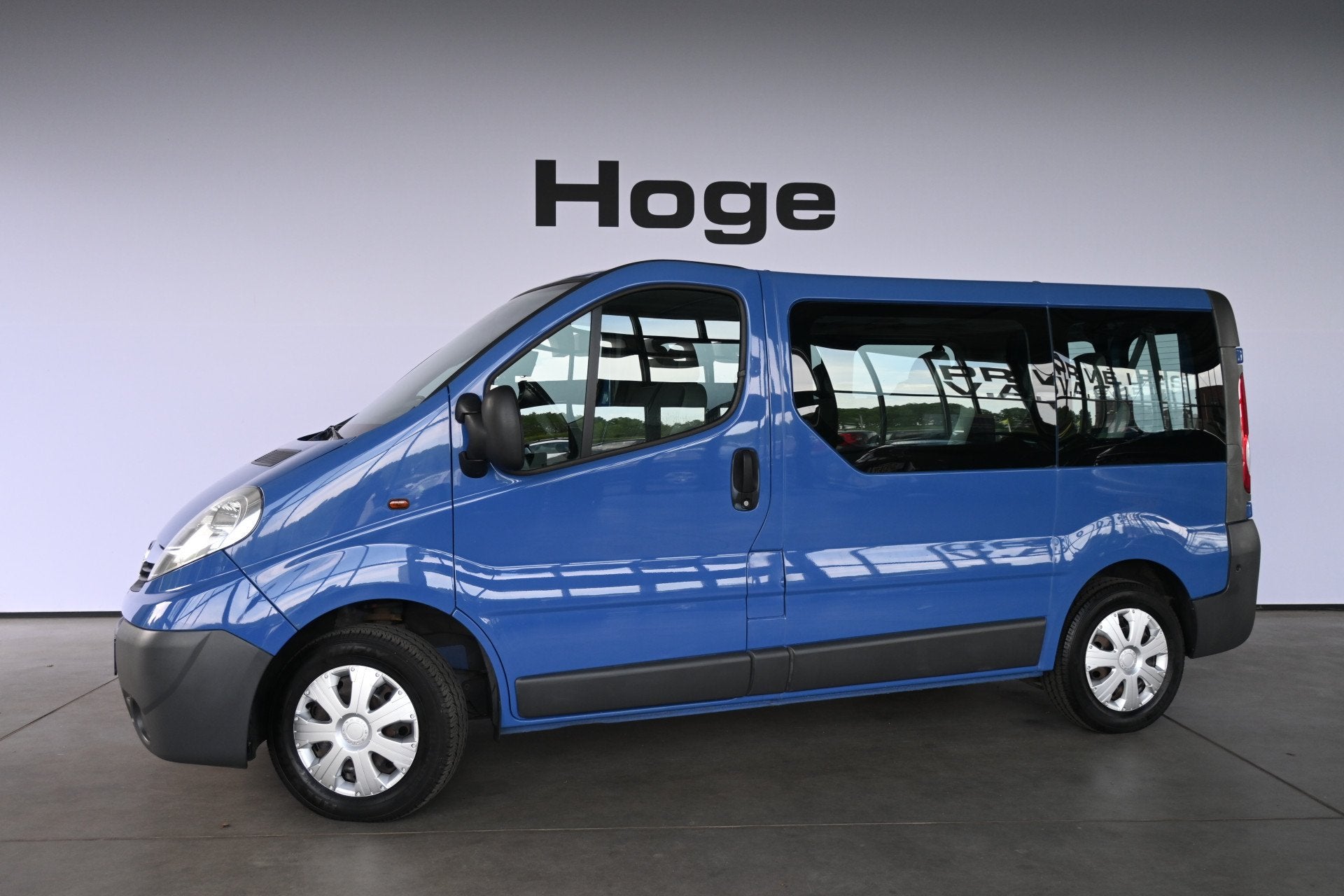 Opel Vivaro Combi 2.5 CDTI L1H1 Automaat 9 Persoons Airco Tr, Auto's, Opel, 145 pk, Stof, Huisgarantie, Bedrijf
