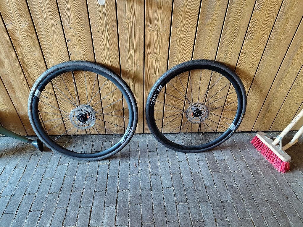 DT Swiss E1800 Spline 30 DB Wielset + Conti 4-Season 32mm, Fietsen en Brommers, DT Swiss, Zo goed als nieuw, Toerfiets, Aluminium